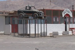 Jeep_on_Stilts