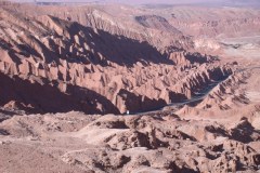 Dinosaur_formations_near_San_Pedro_2